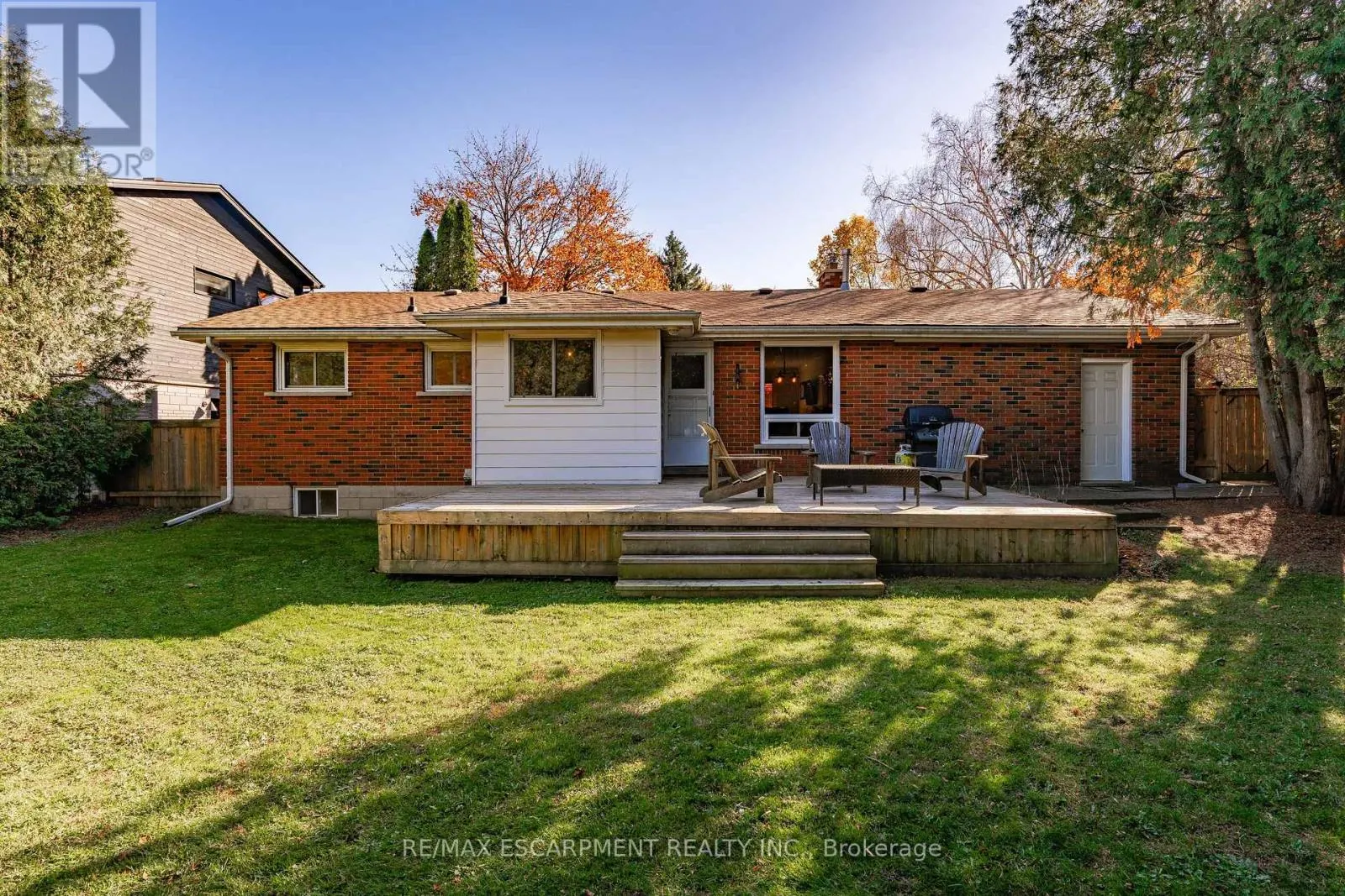 375 CLARENDON DRIVE