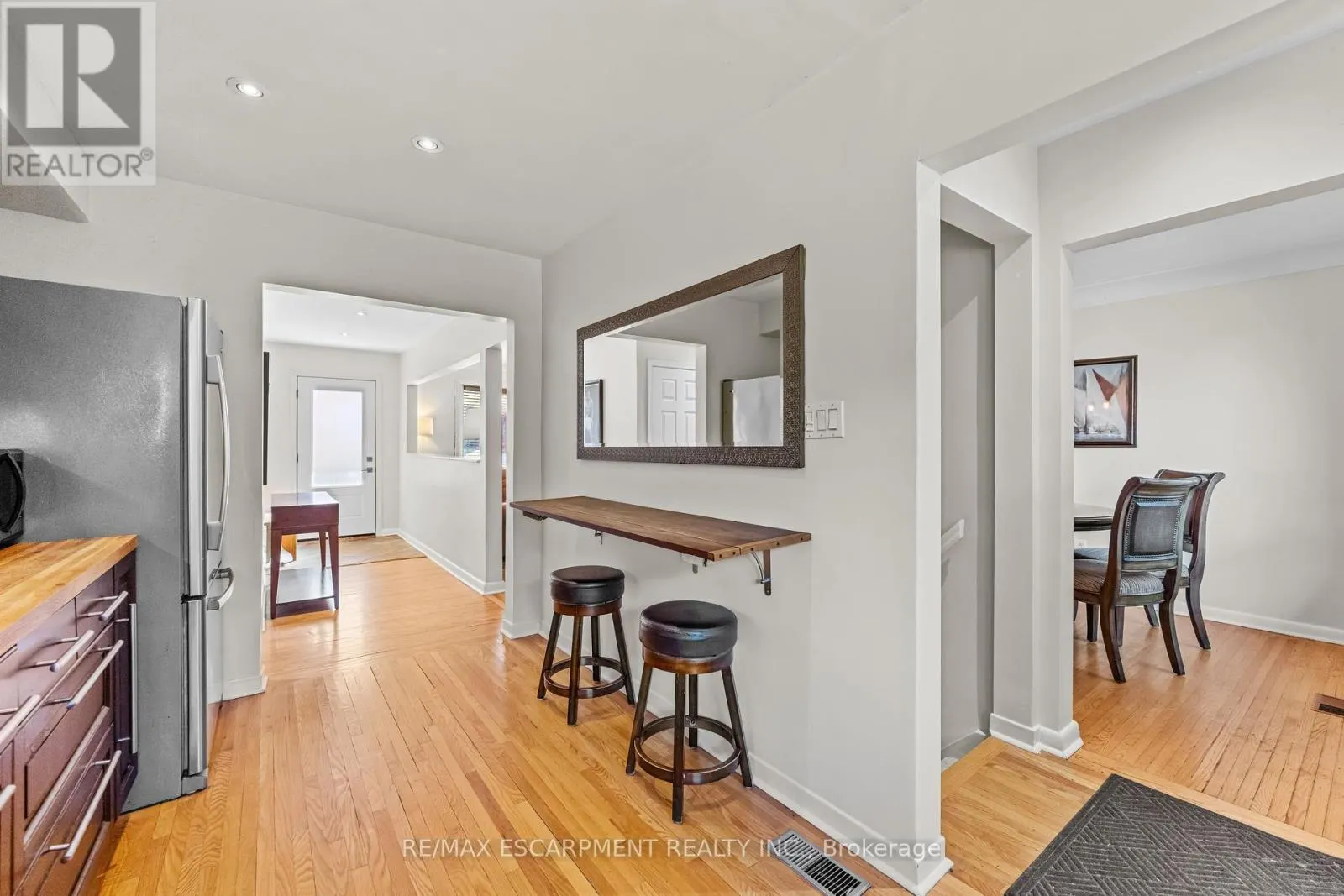 375 CLARENDON DRIVE