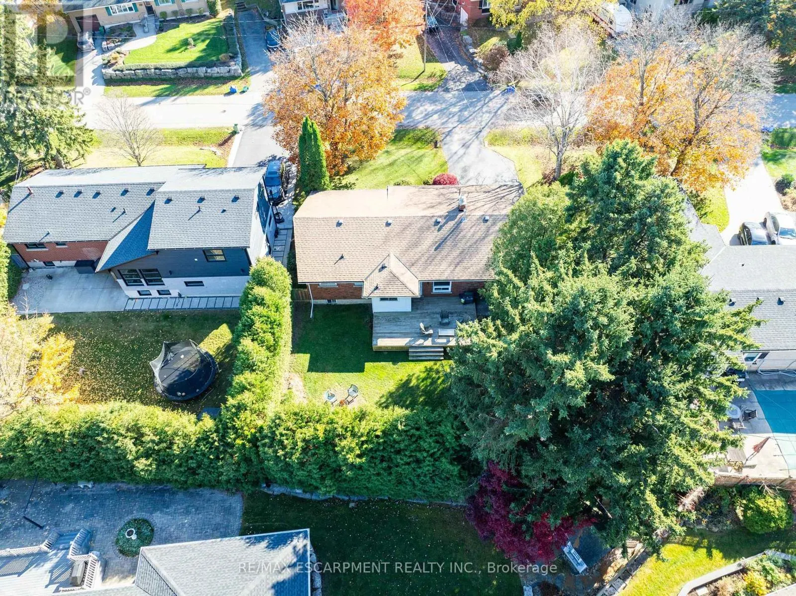375 CLARENDON DRIVE