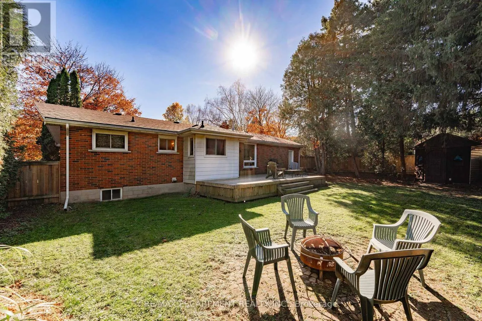375 CLARENDON DRIVE