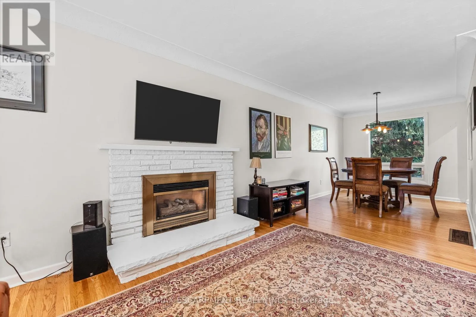 375 CLARENDON DRIVE