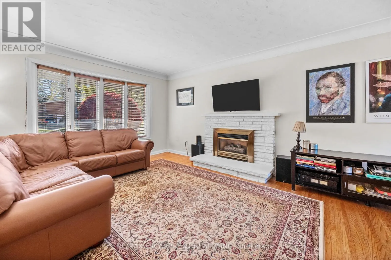 375 CLARENDON DRIVE