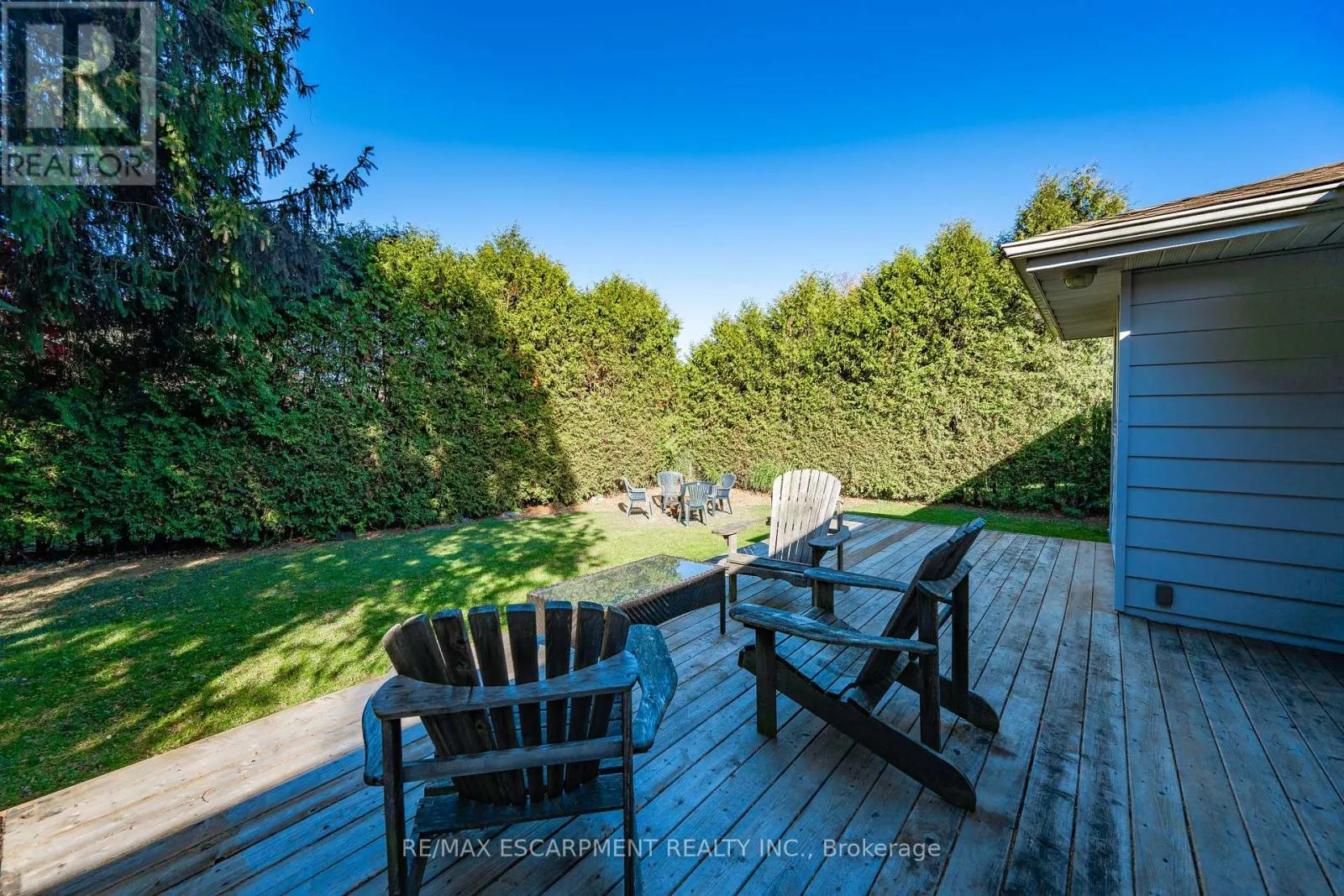 375 CLARENDON DRIVE
