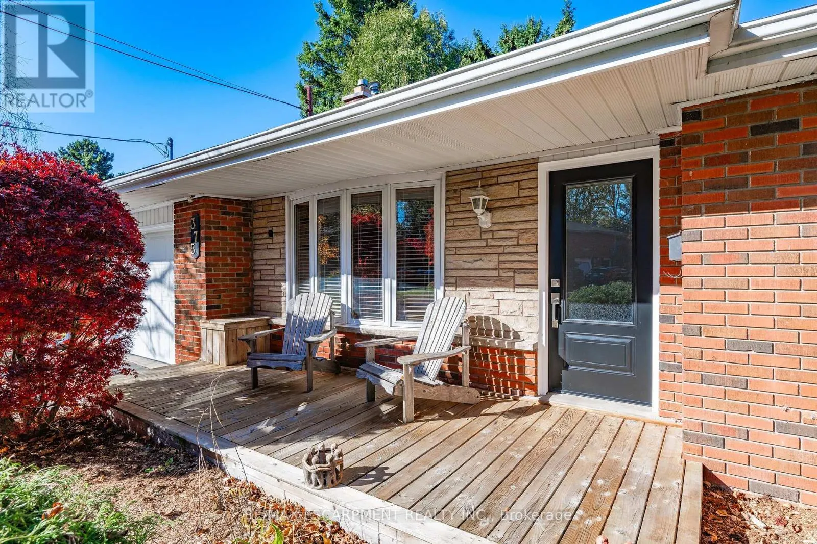 375 CLARENDON DRIVE