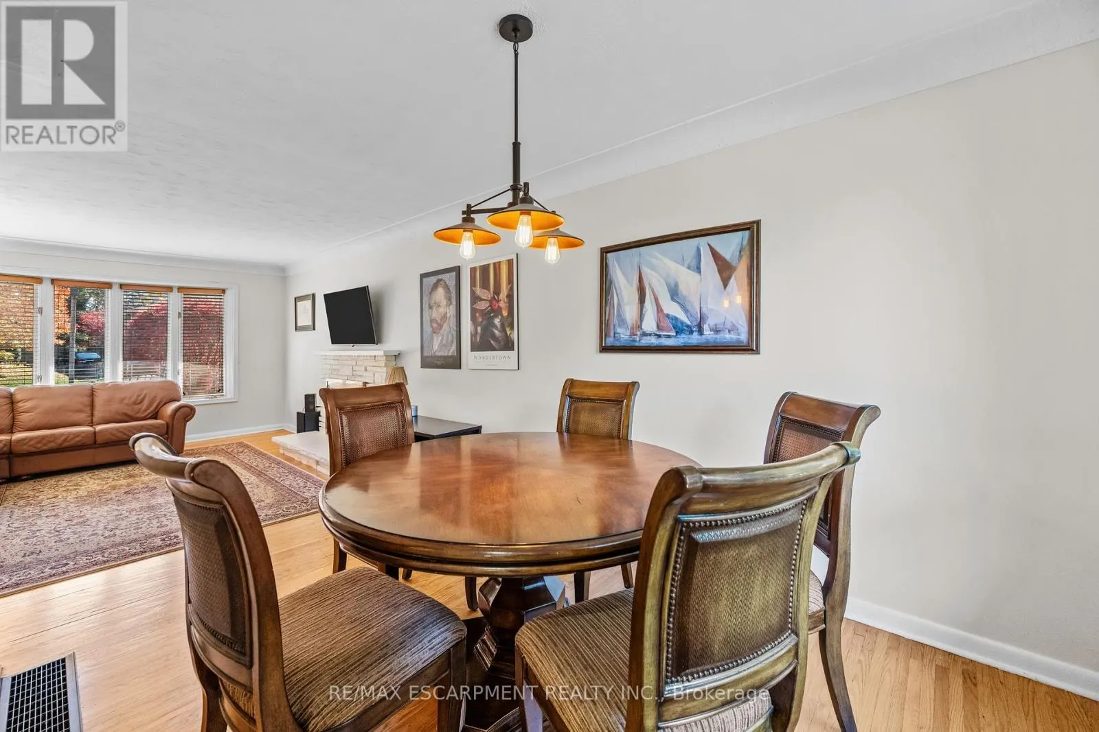 375 CLARENDON DRIVE