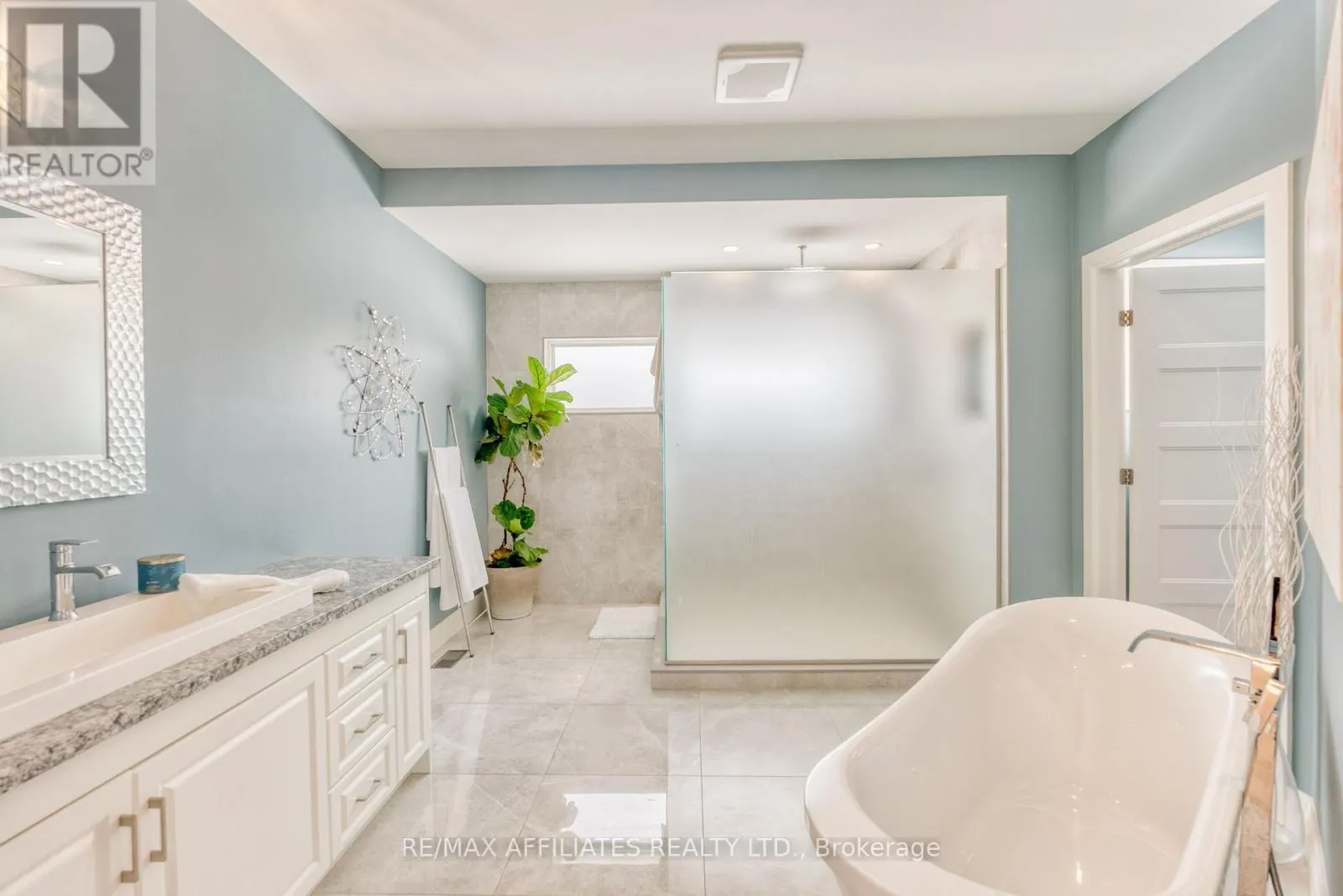 23 TUDOR CIRCLE