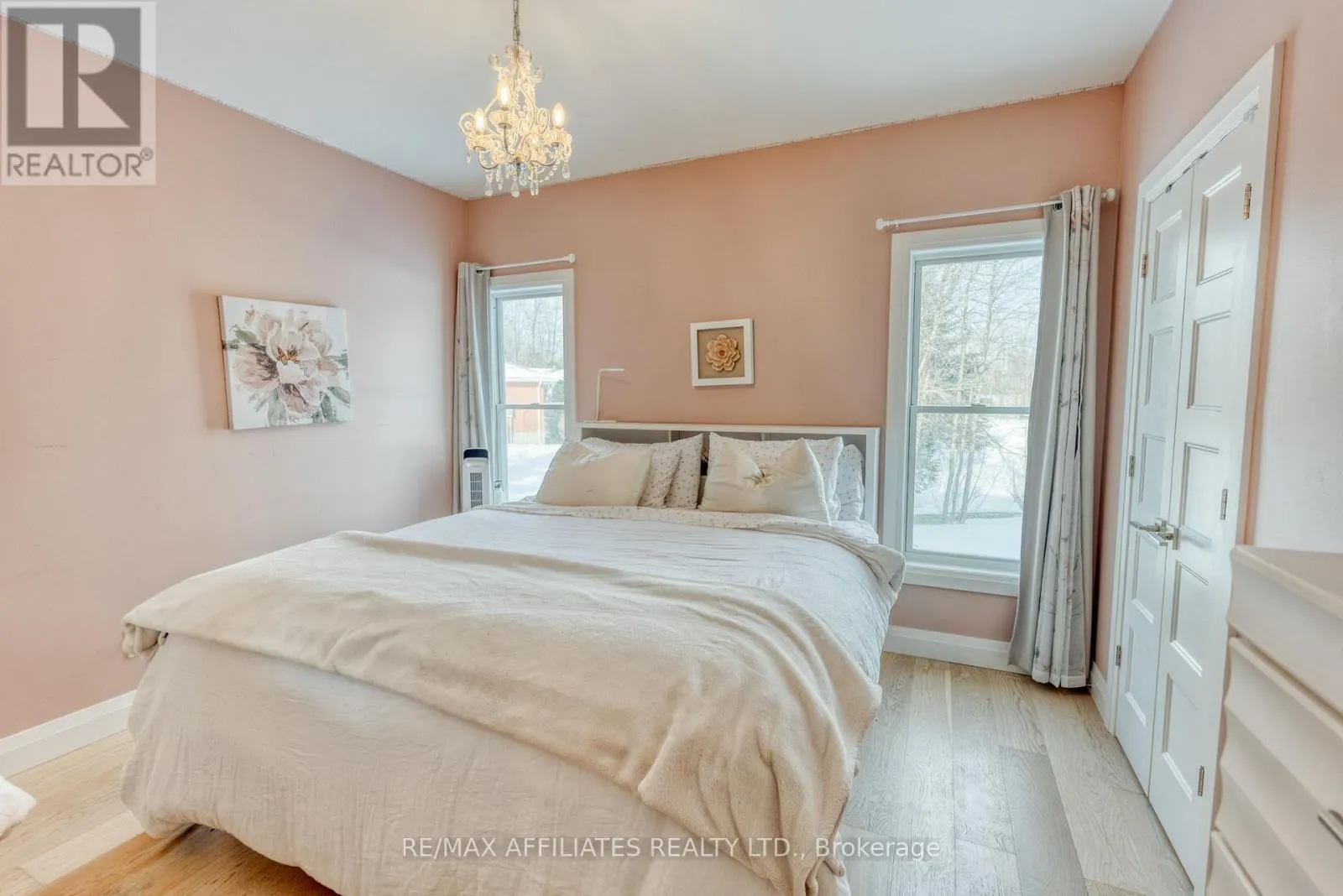 23 TUDOR CIRCLE