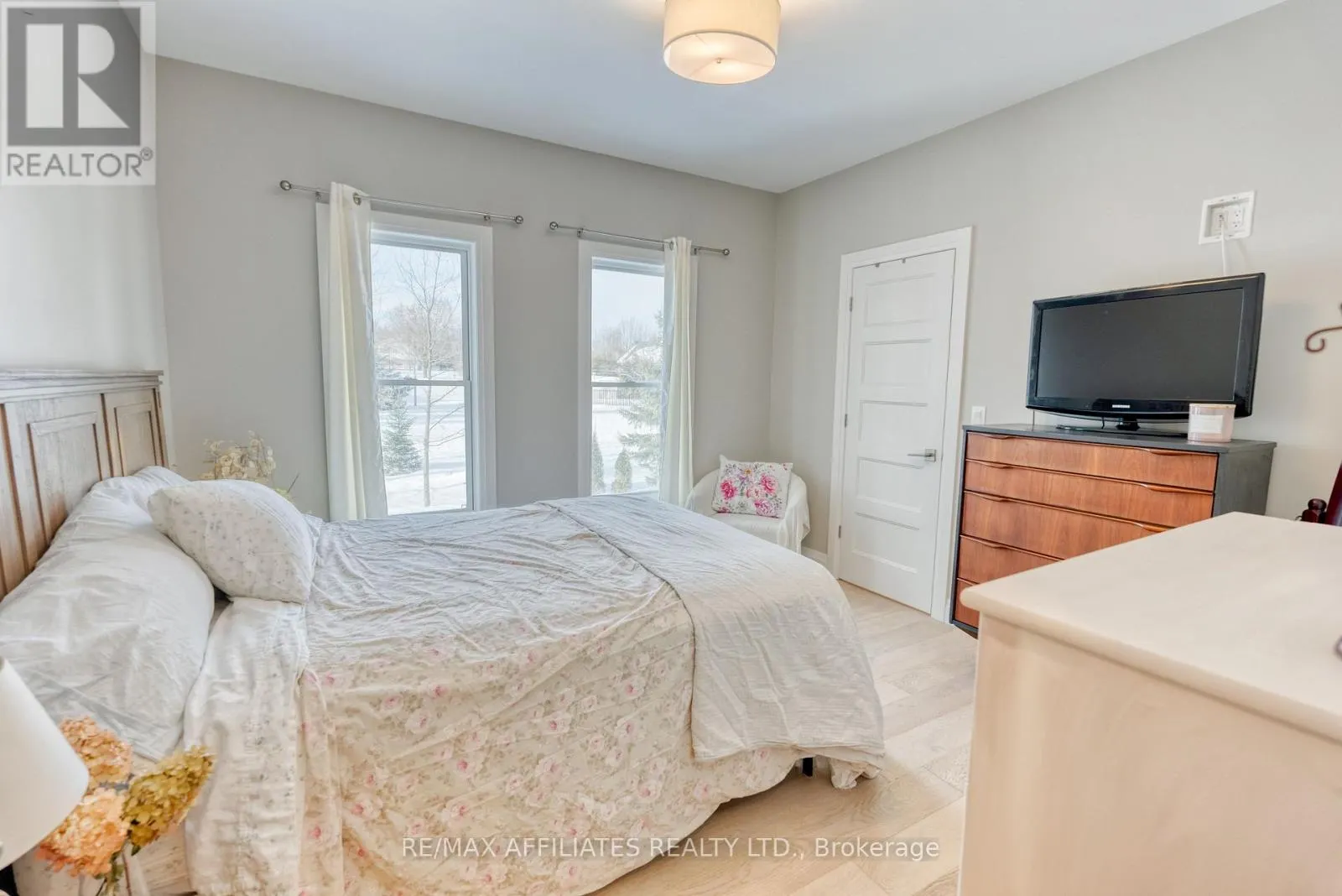 23 TUDOR CIRCLE