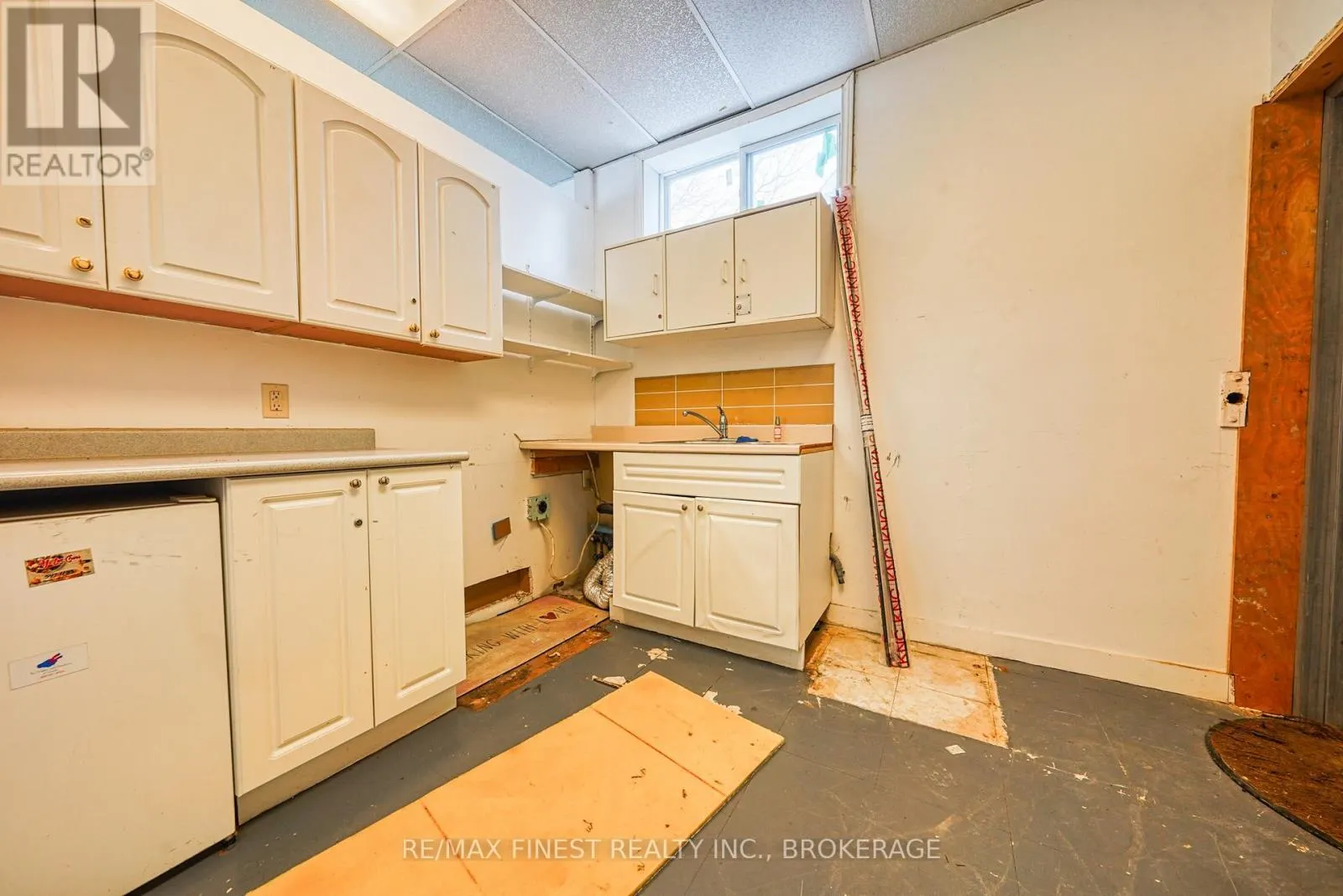 477 MACDONNELL STREET