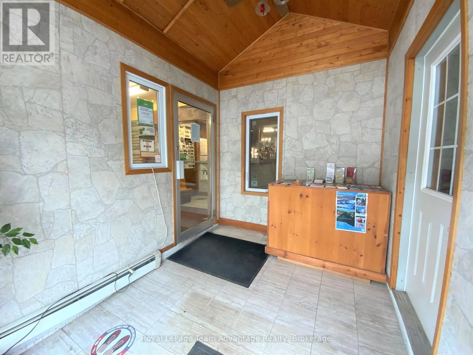58 BOWES STREET