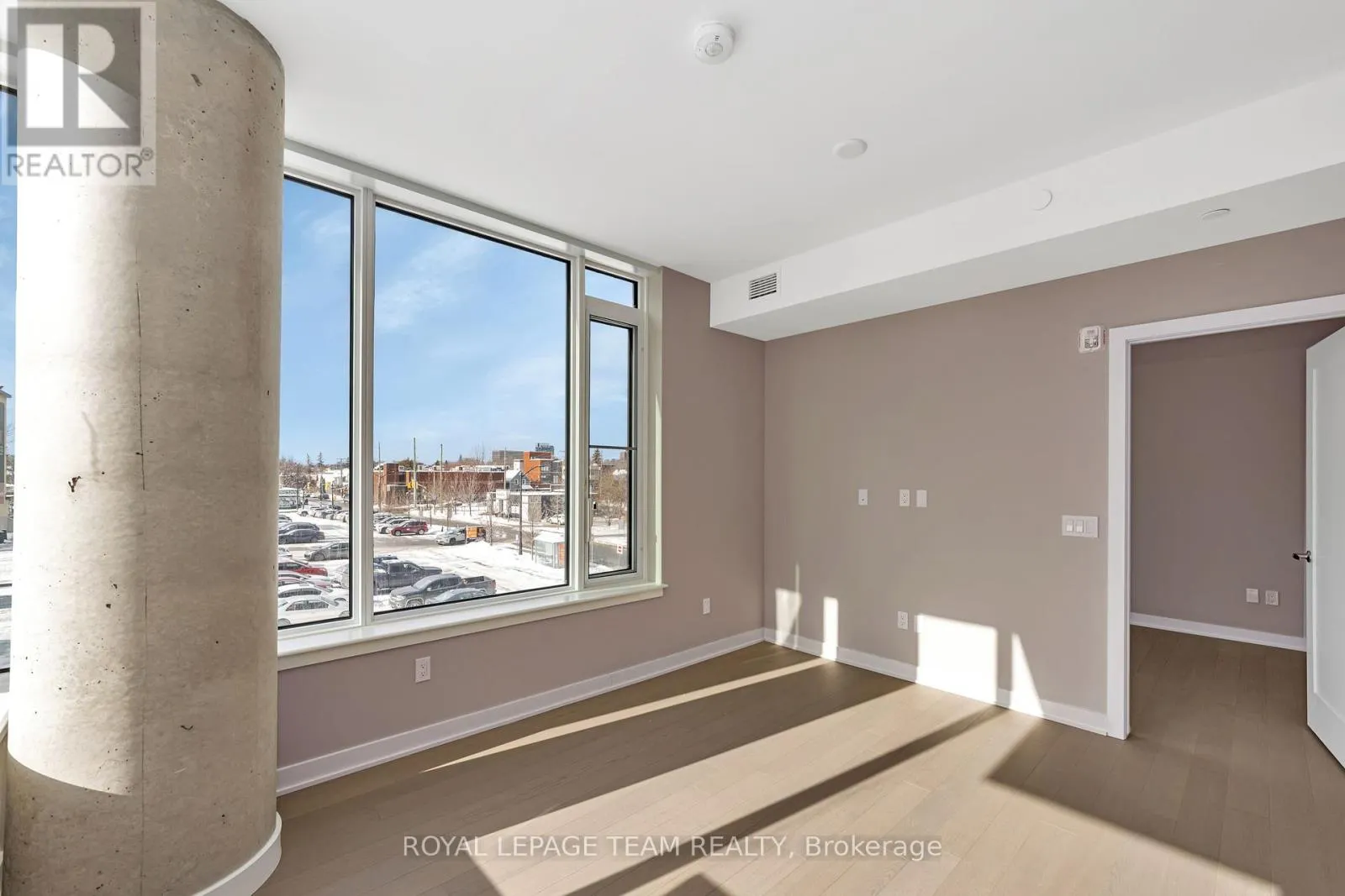 306 - 360 DESCHATELETS AVENUE