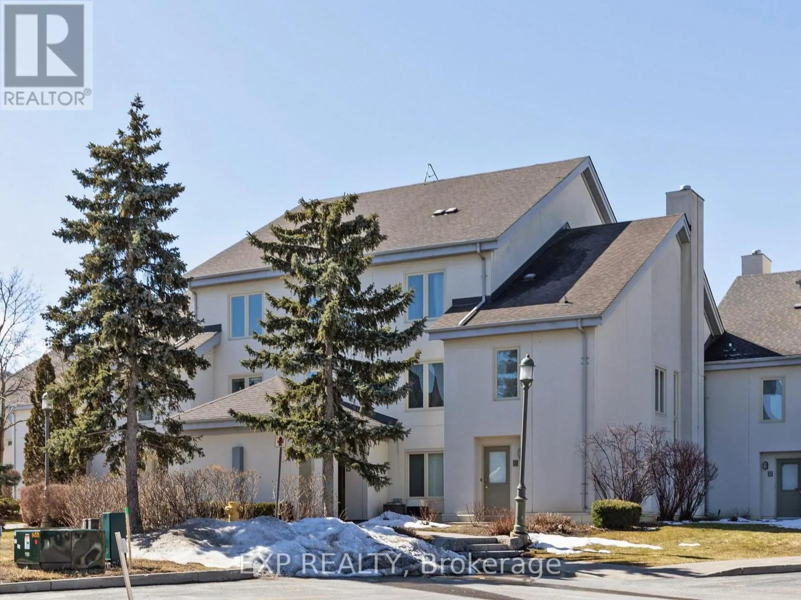 215 - 120 FAIRWAY COURT