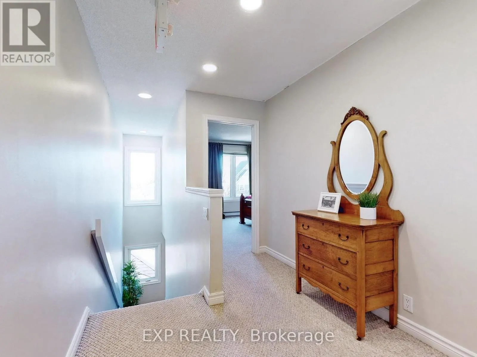 215 - 120 FAIRWAY COURT