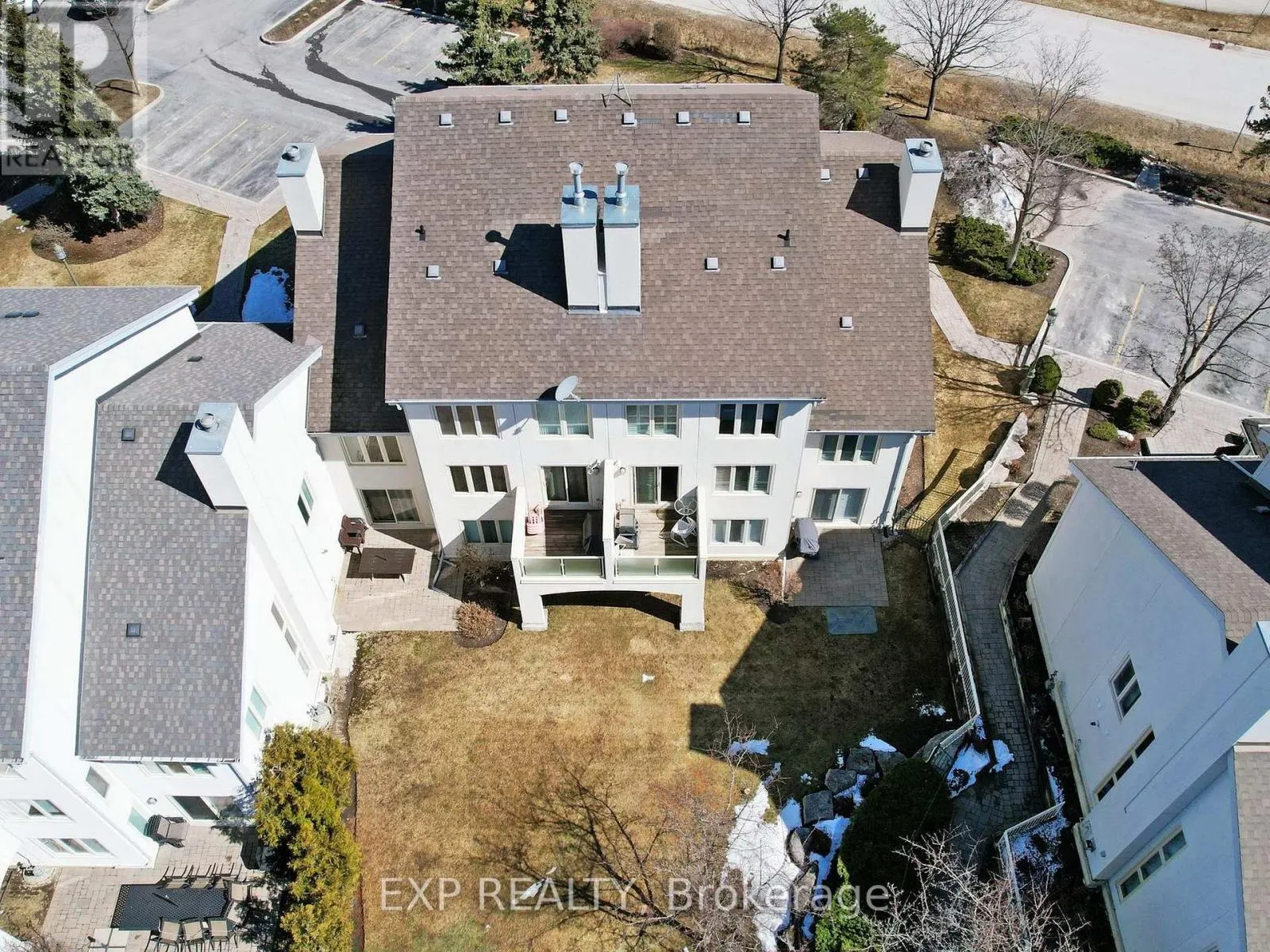 215 - 120 FAIRWAY COURT