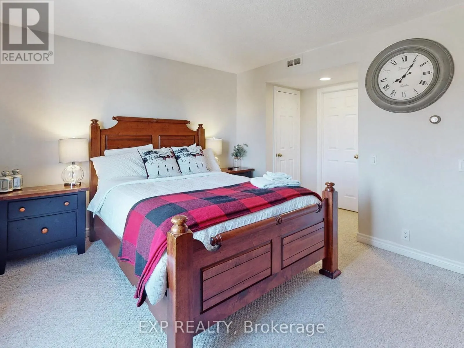 215 - 120 FAIRWAY COURT