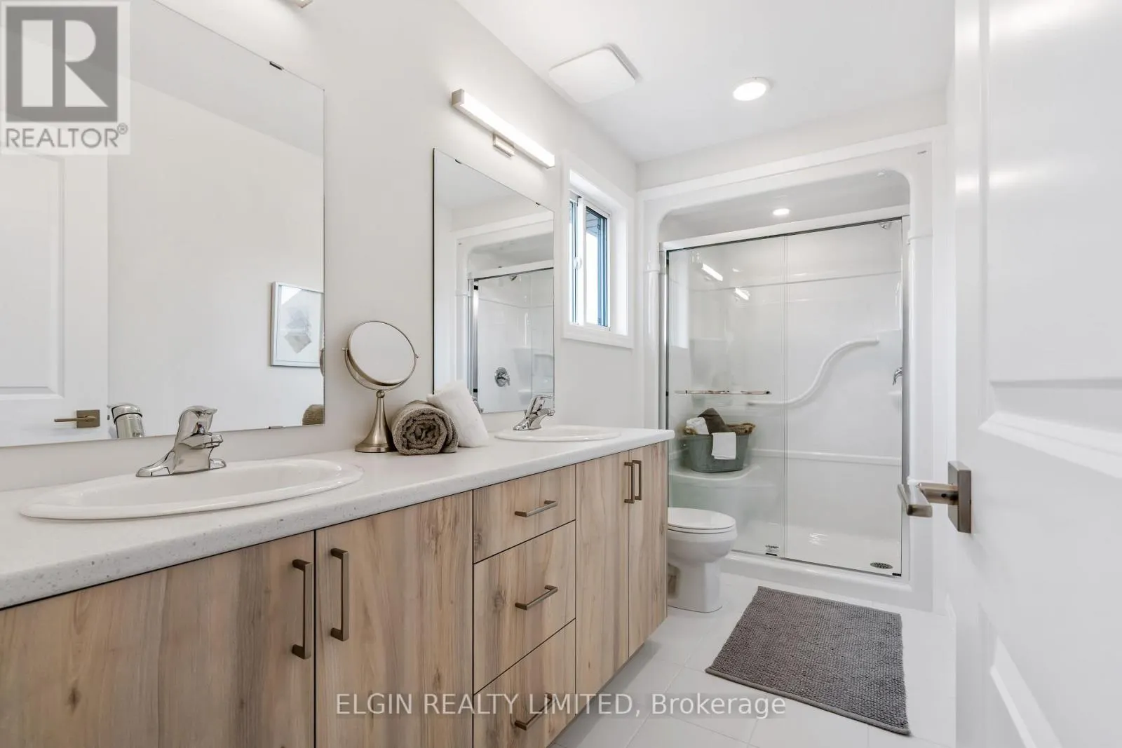 37 HEMLOCK CRESCENT