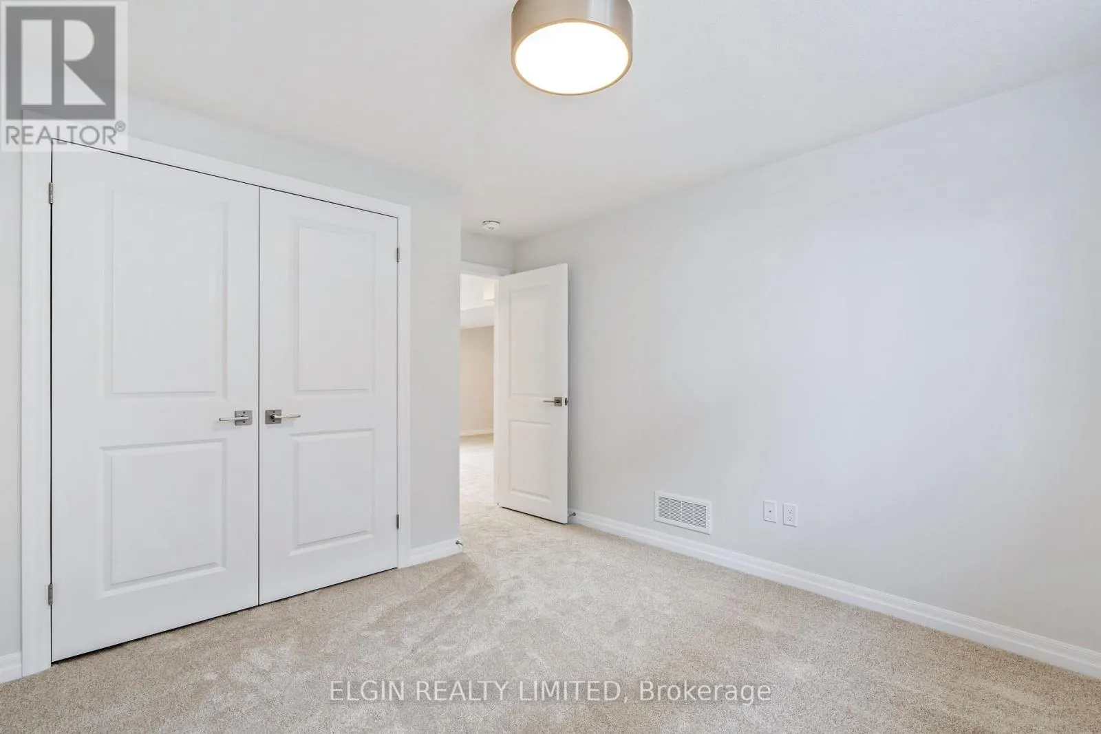 37 HEMLOCK CRESCENT