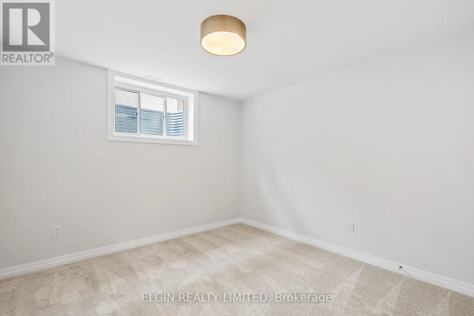 37 HEMLOCK CRESCENT