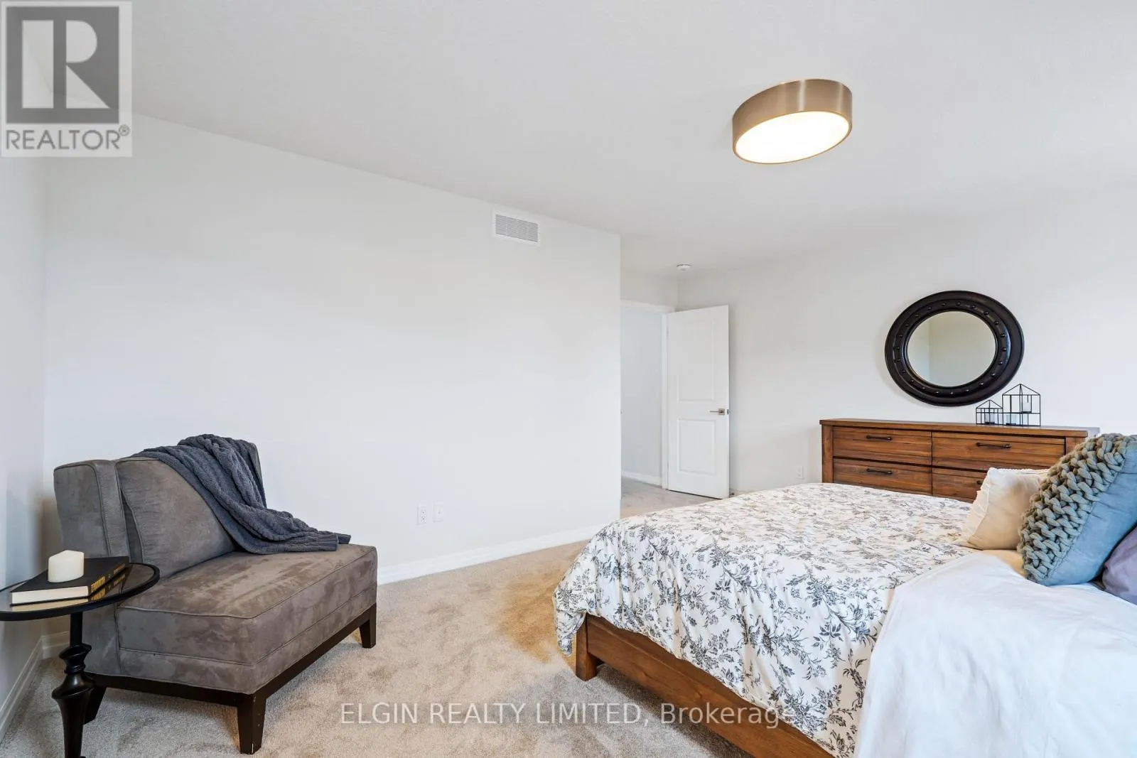 37 HEMLOCK CRESCENT