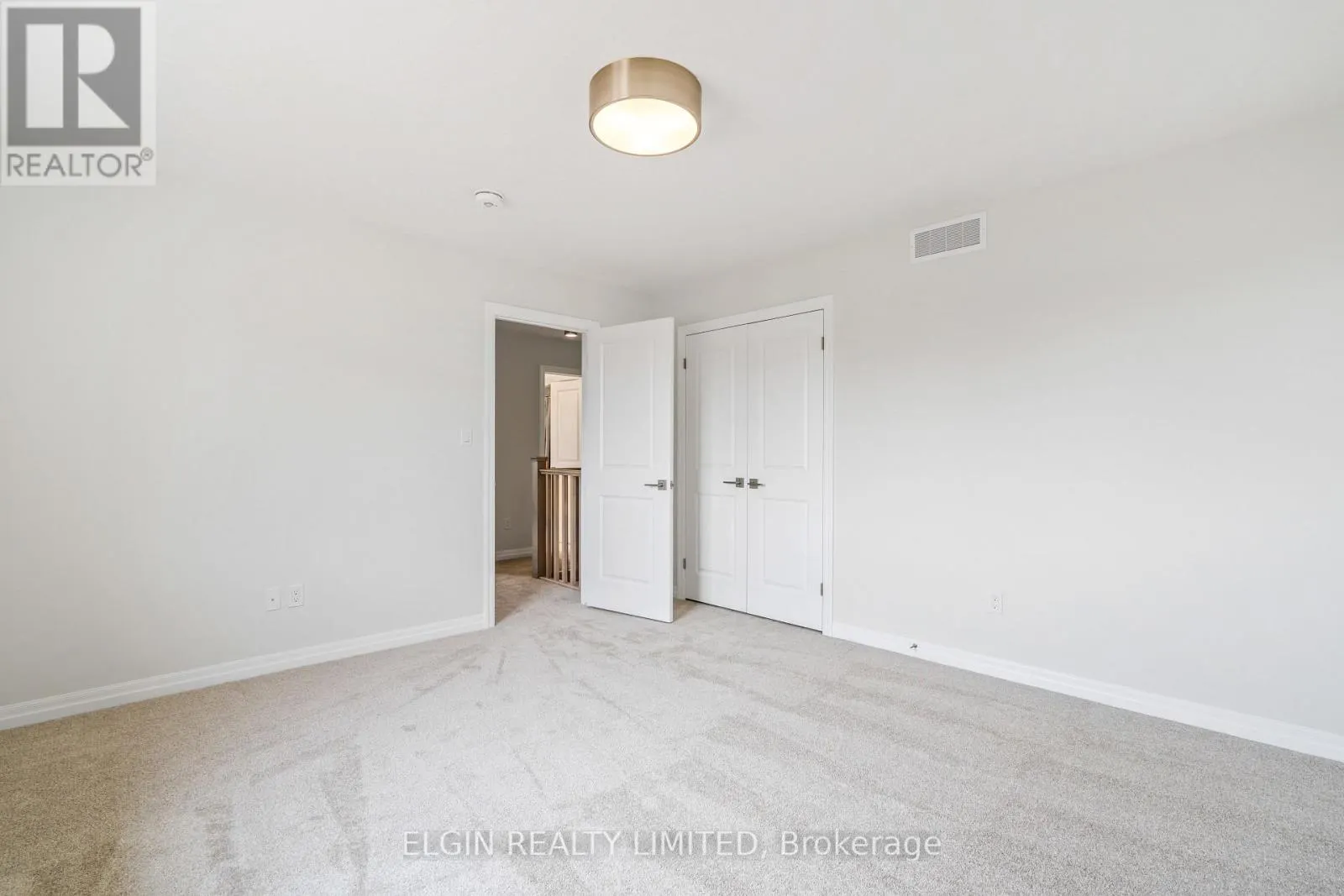 37 HEMLOCK CRESCENT