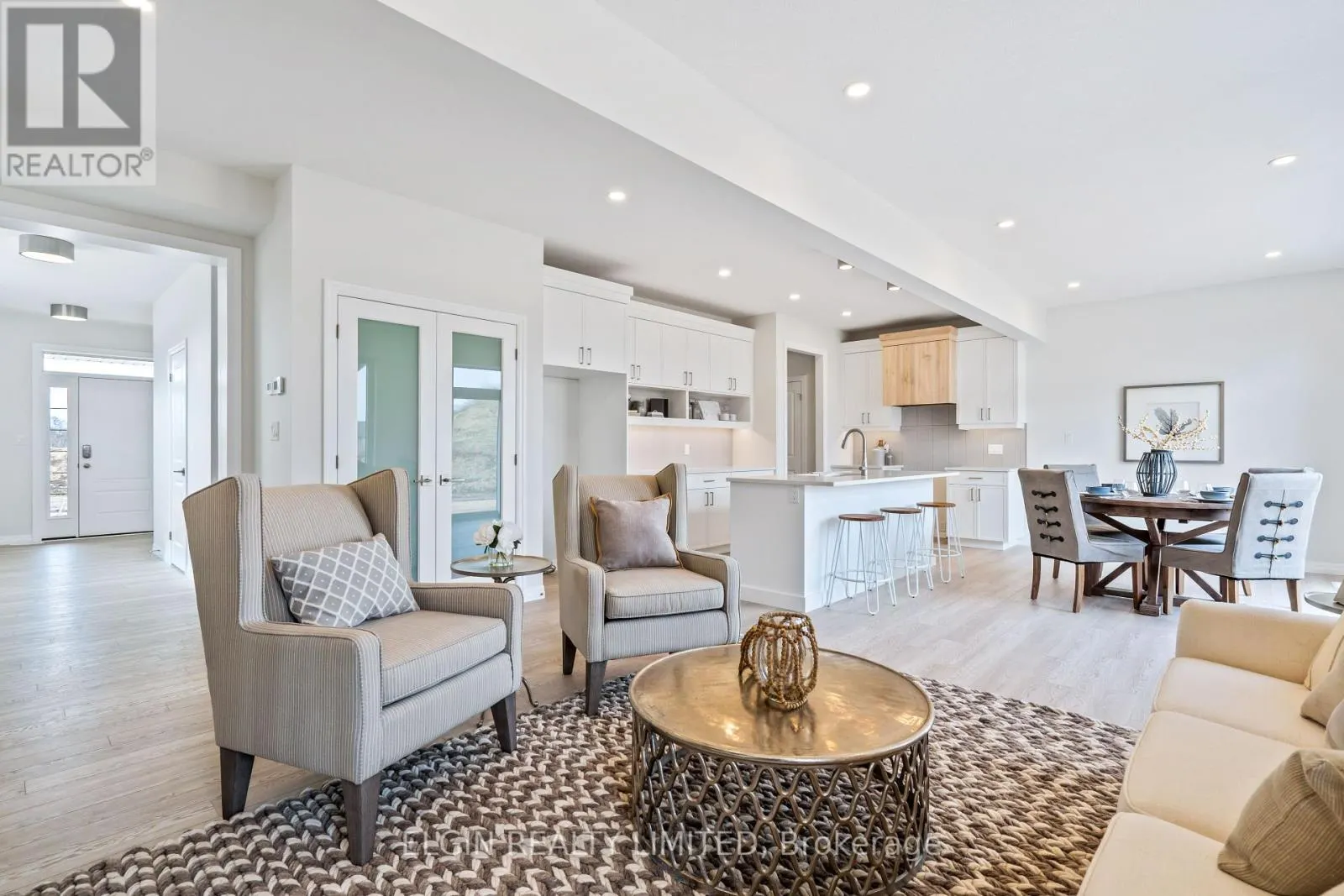 37 HEMLOCK CRESCENT