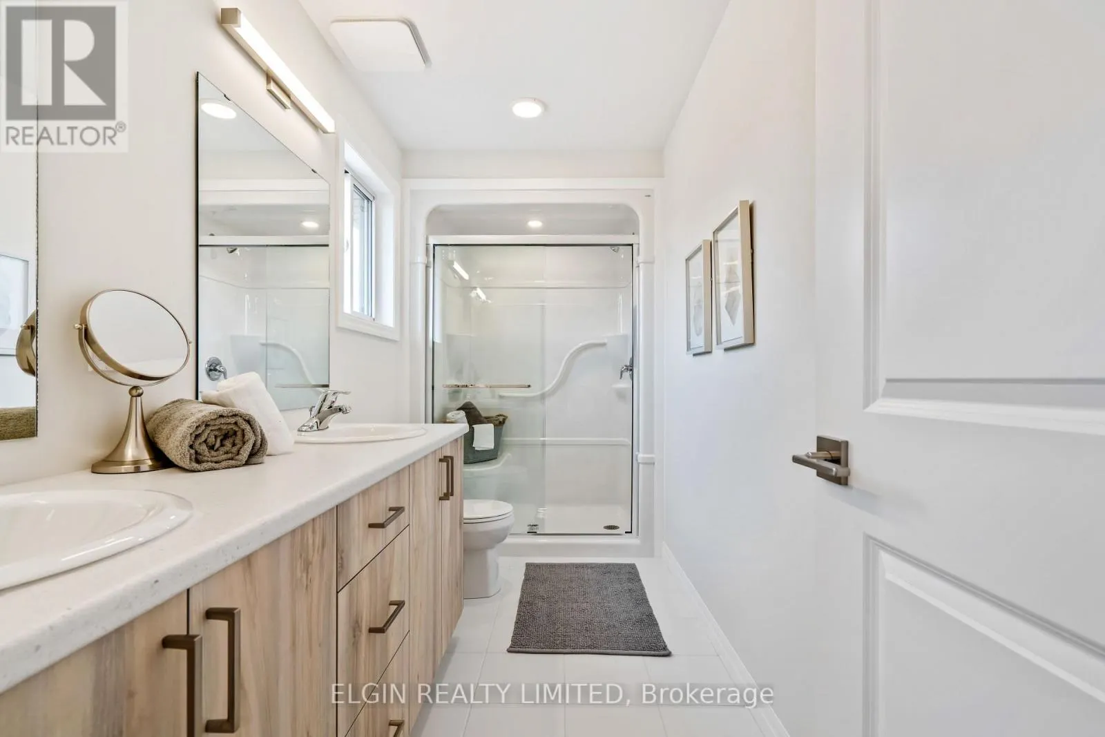 37 HEMLOCK CRESCENT