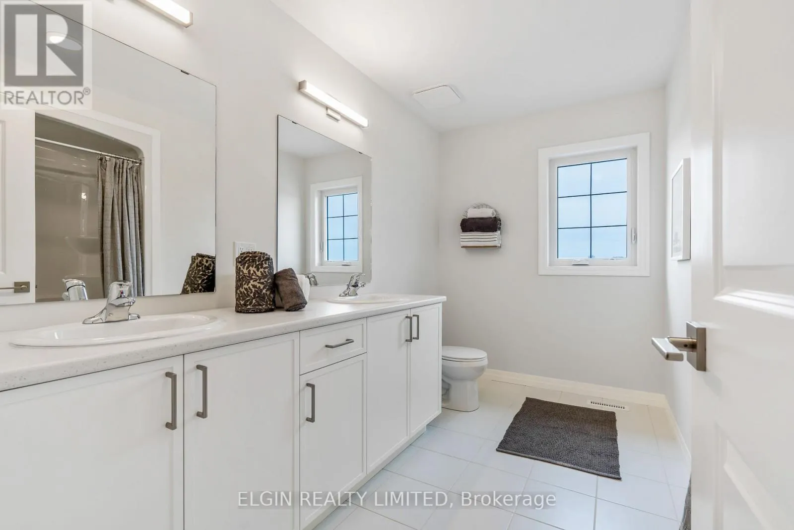 37 HEMLOCK CRESCENT