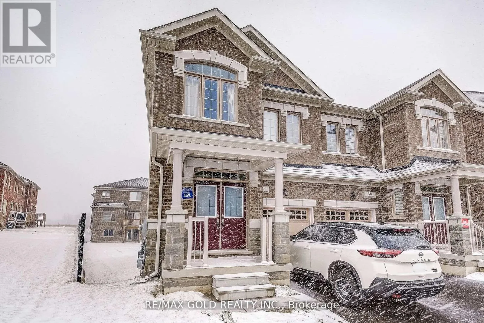 40 SILVER MEADOW GARDENS