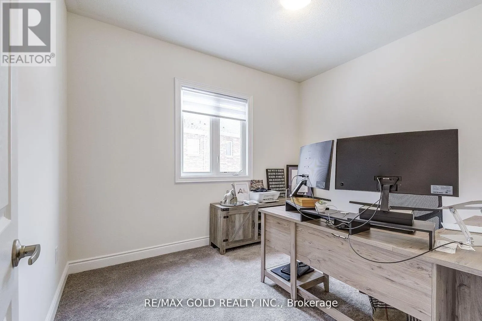 40 SILVER MEADOW GARDENS
