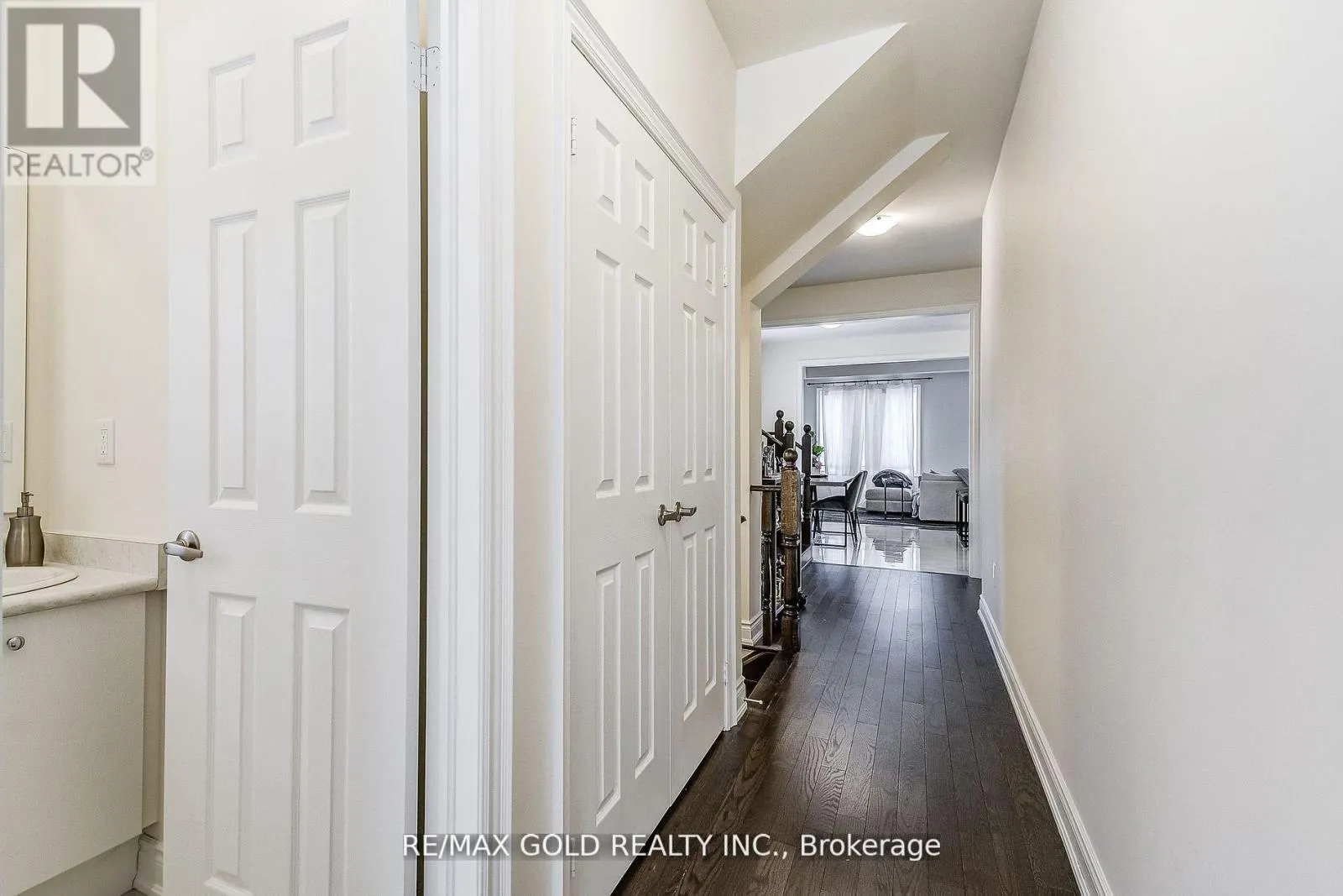 40 SILVER MEADOW GARDENS