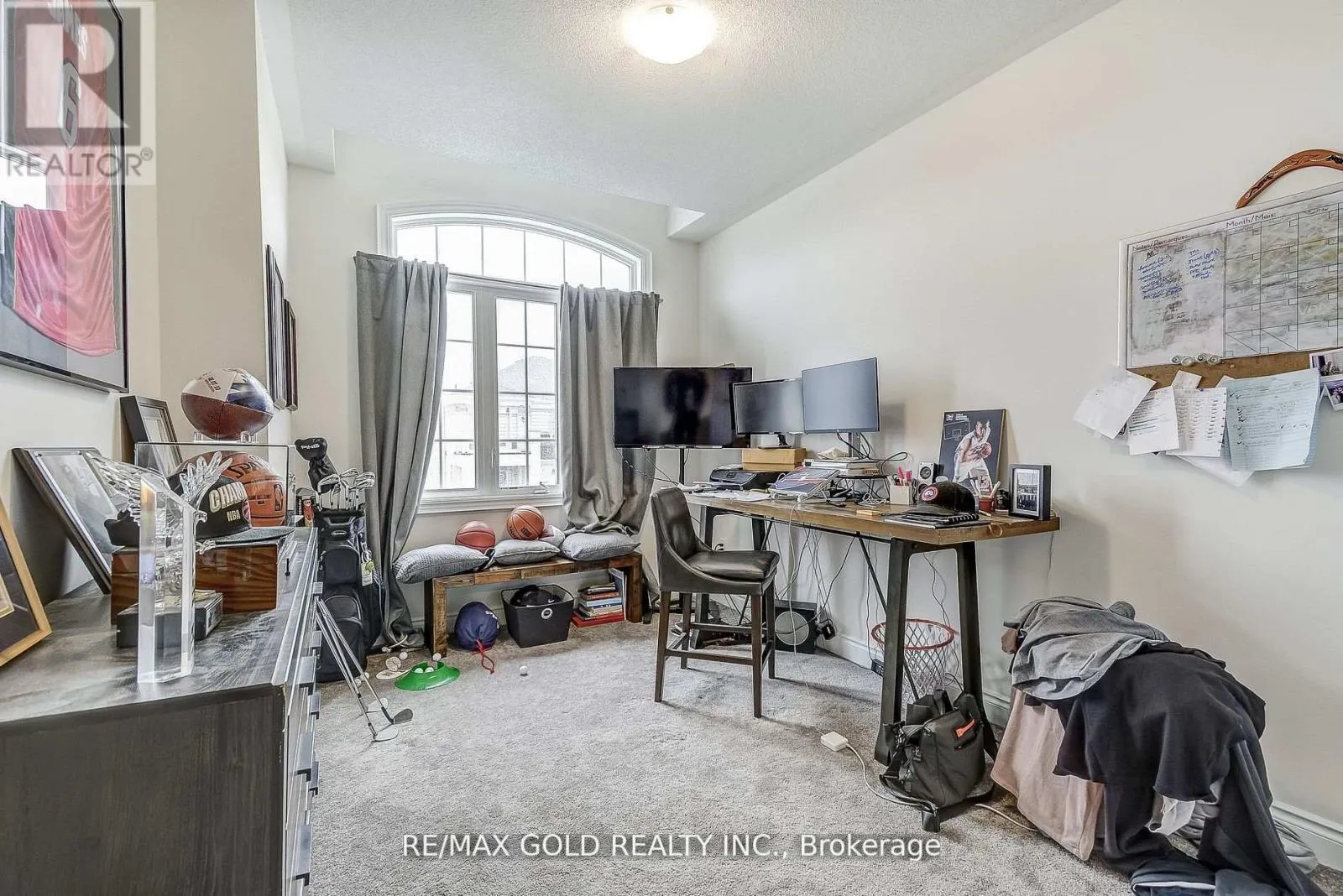 40 SILVER MEADOW GARDENS