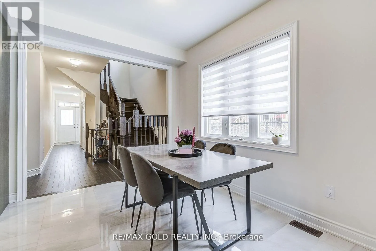 40 SILVER MEADOW GARDENS