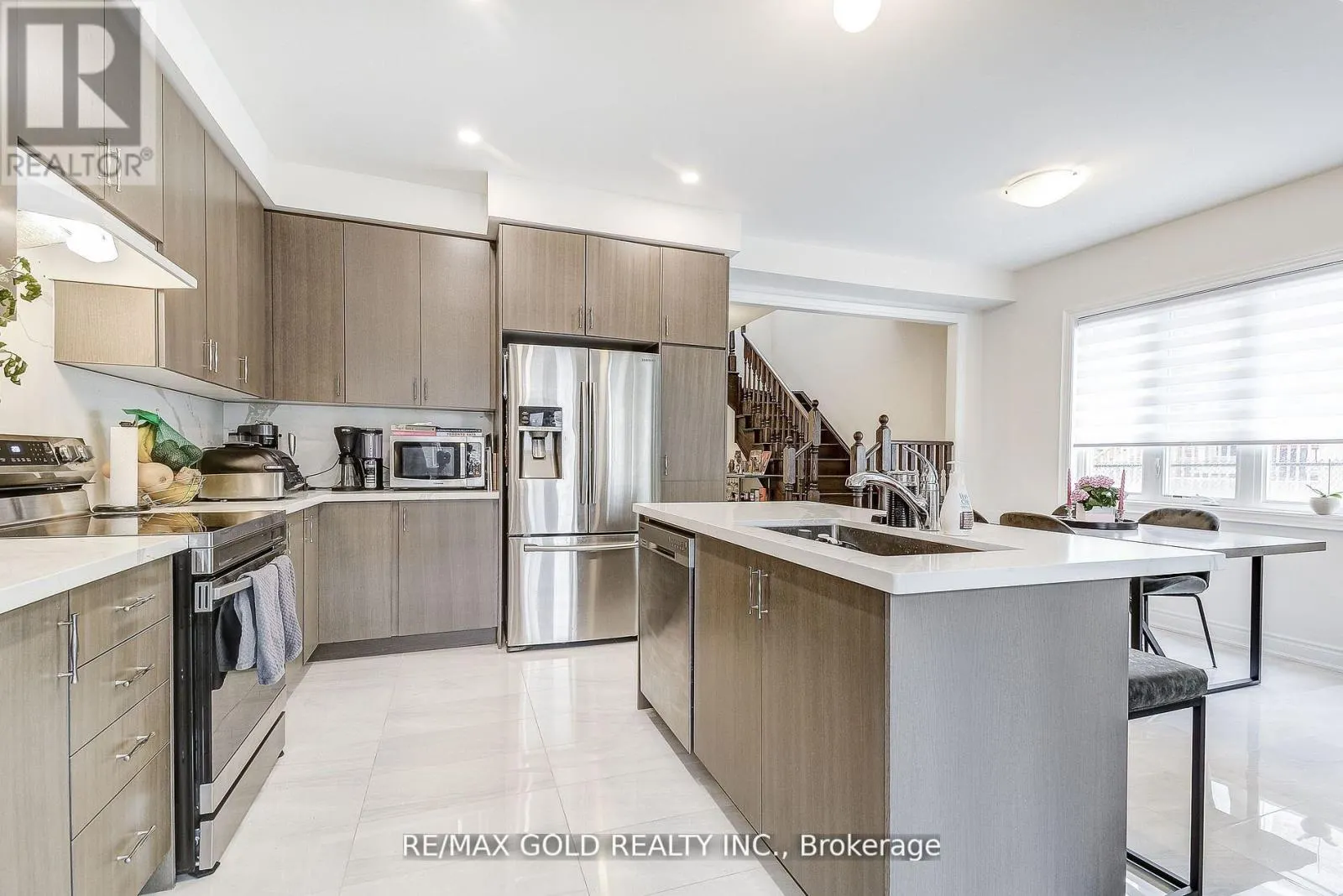40 SILVER MEADOW GARDENS