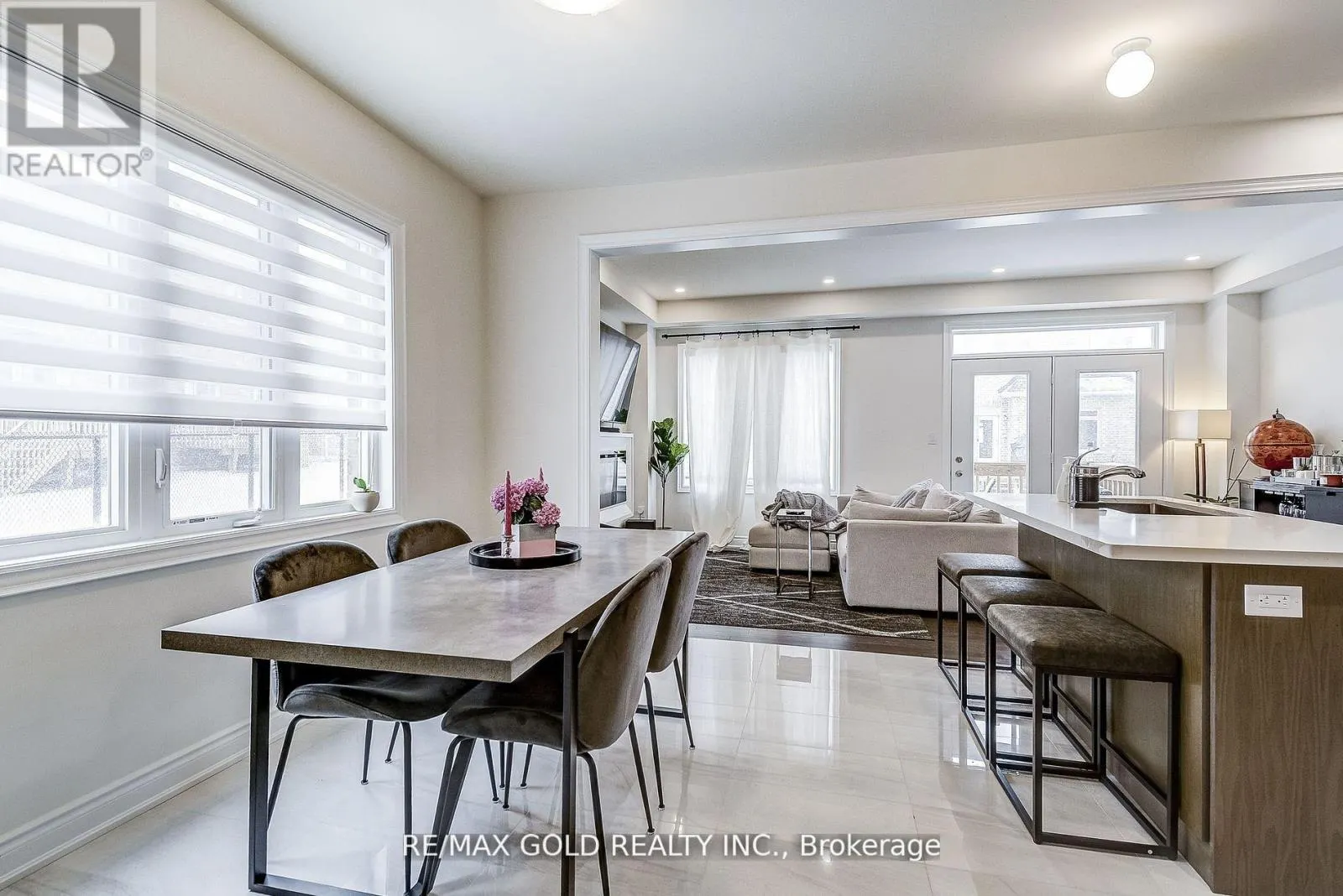 40 SILVER MEADOW GARDENS