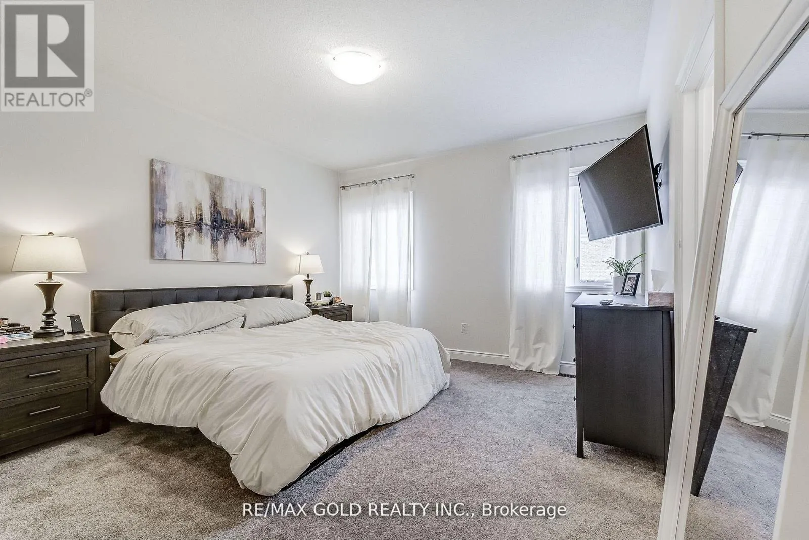 40 SILVER MEADOW GARDENS