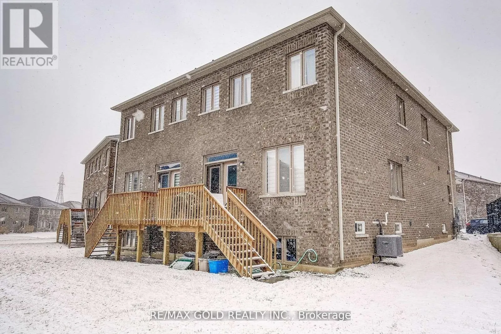 40 SILVER MEADOW GARDENS