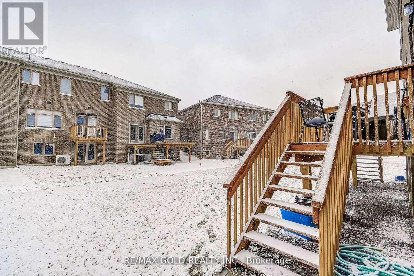 40 SILVER MEADOW GARDENS