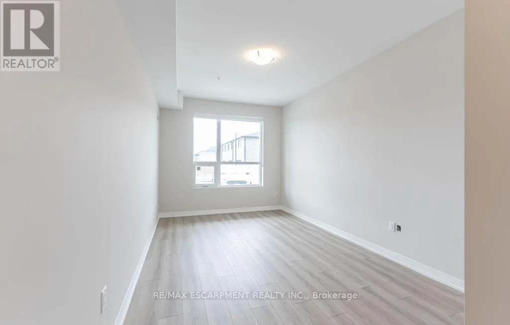 106 - 120 SPRINGVALLEY CRESCENT