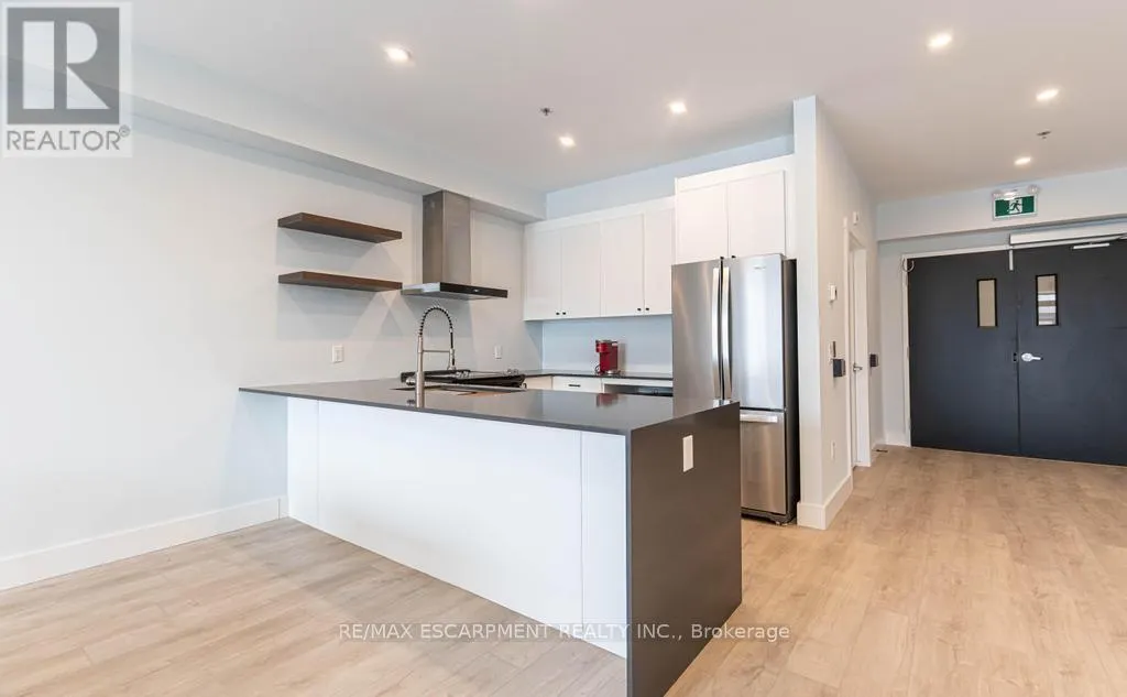 106 - 120 SPRINGVALLEY CRESCENT