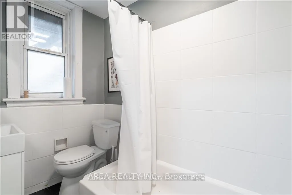 462-464 KING STREET W