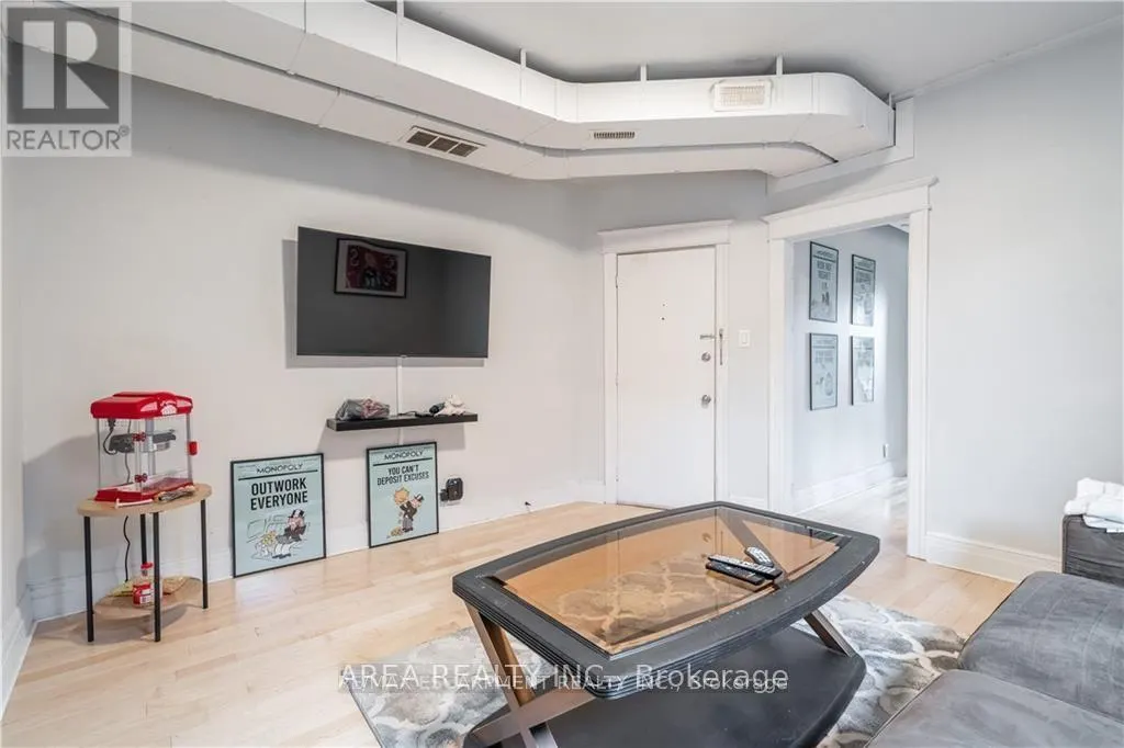 462-464 KING STREET W