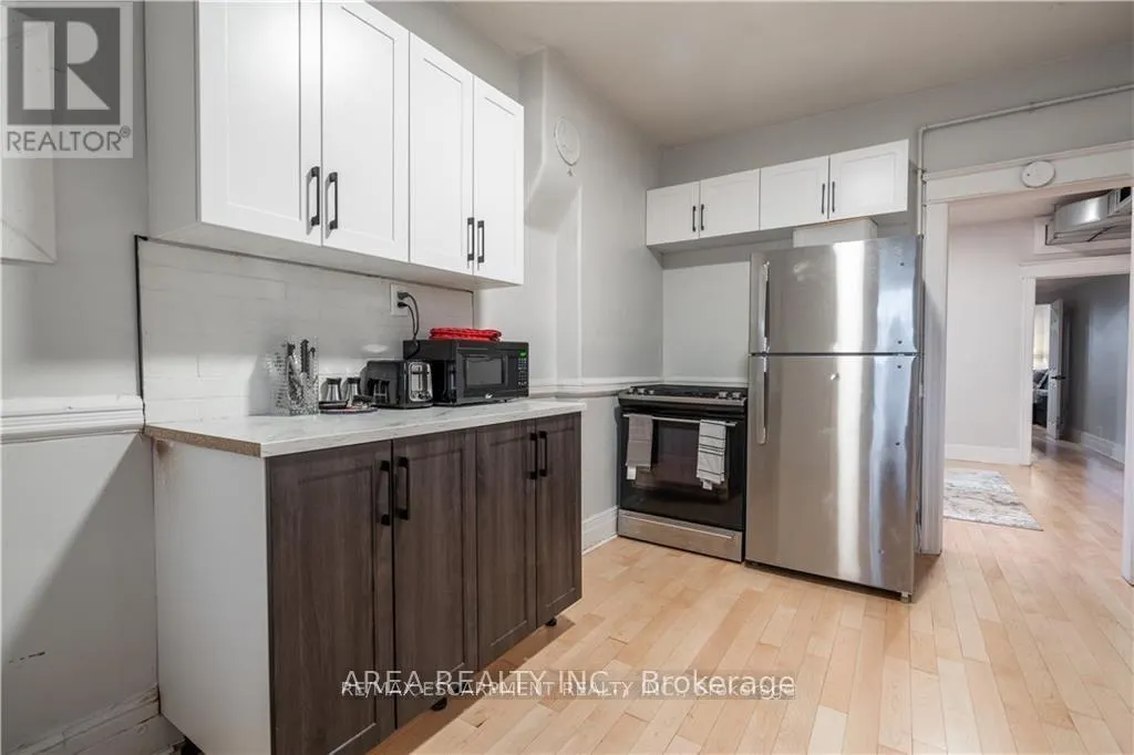462-464 KING STREET W