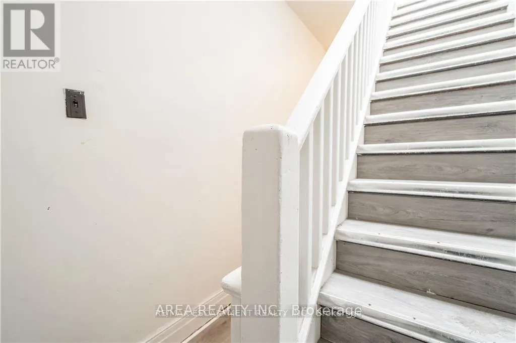 462-464 KING STREET W