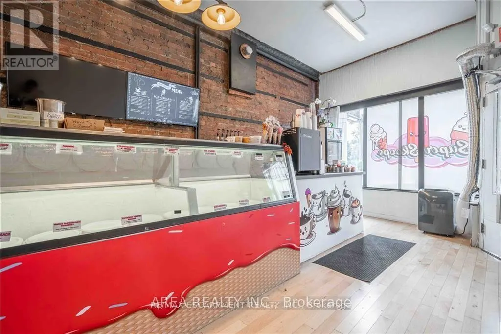 462-464 KING STREET W