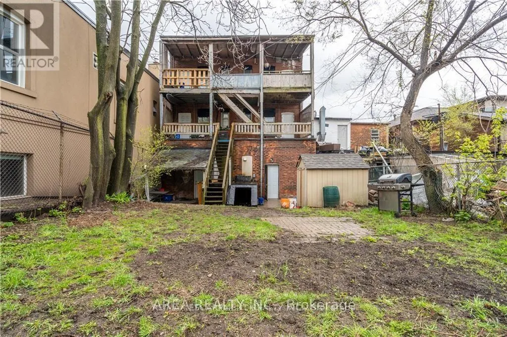 462-464 KING STREET W