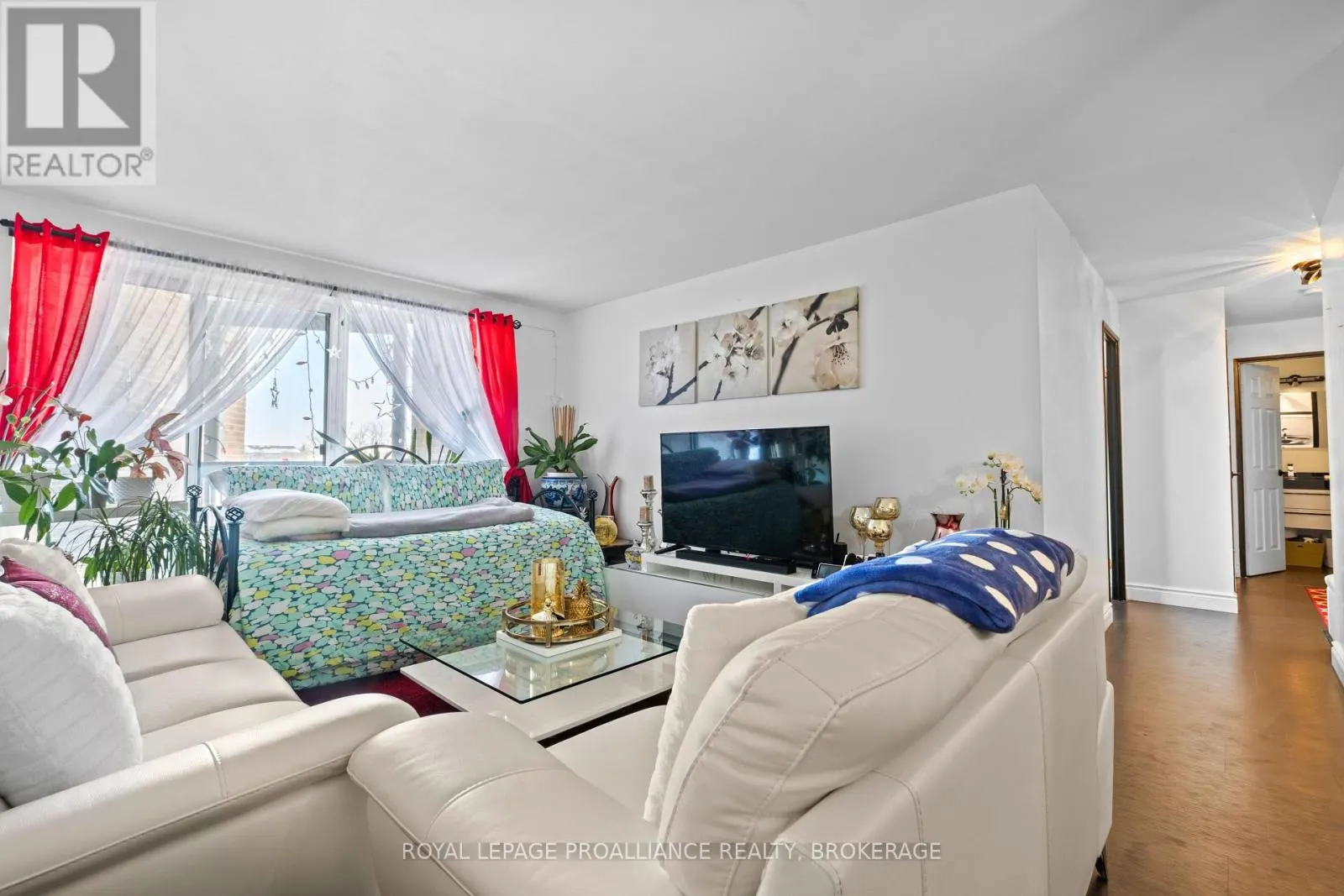 208 - 358 QUEEN MARY ROAD, #208