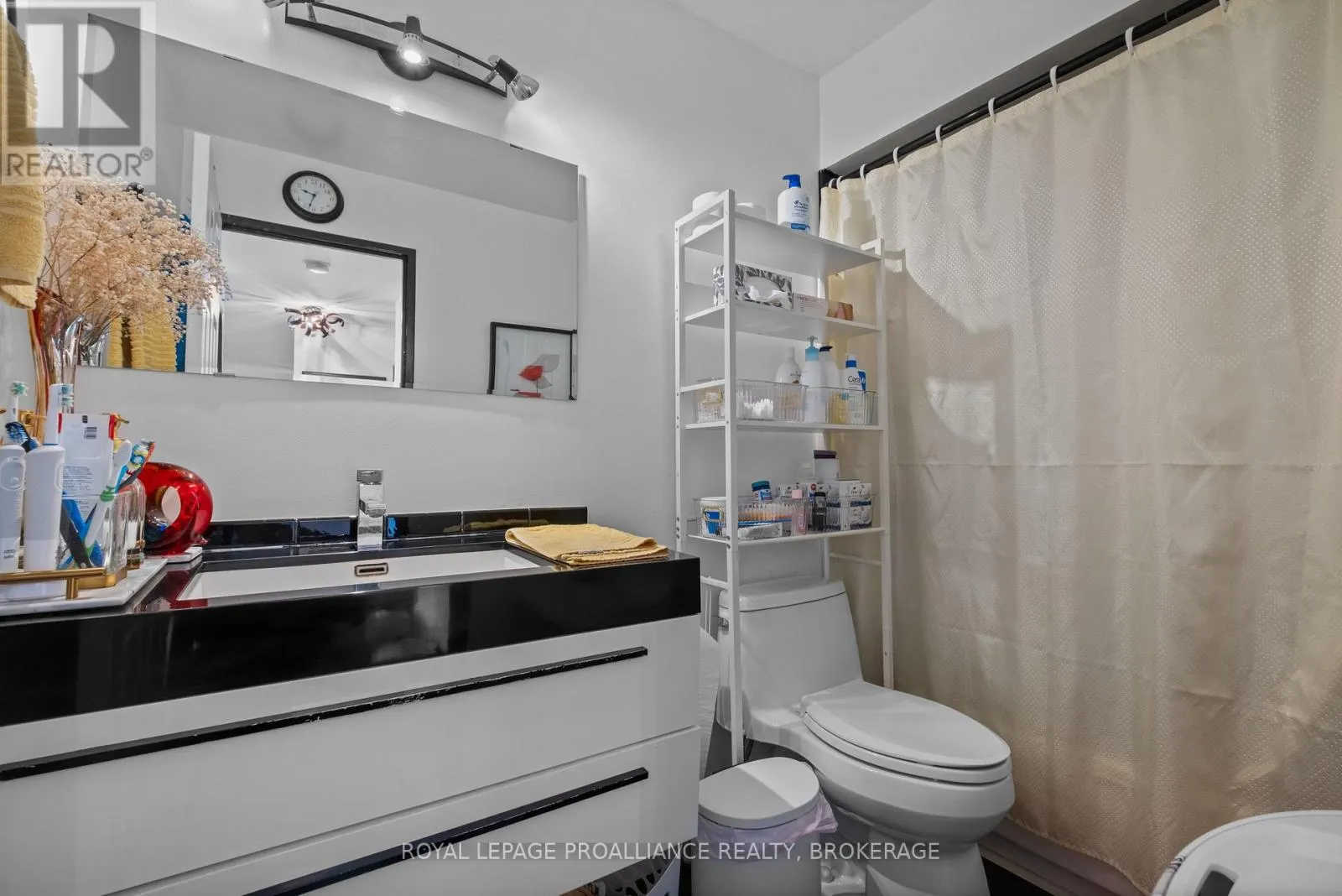 208 - 358 QUEEN MARY ROAD, #208