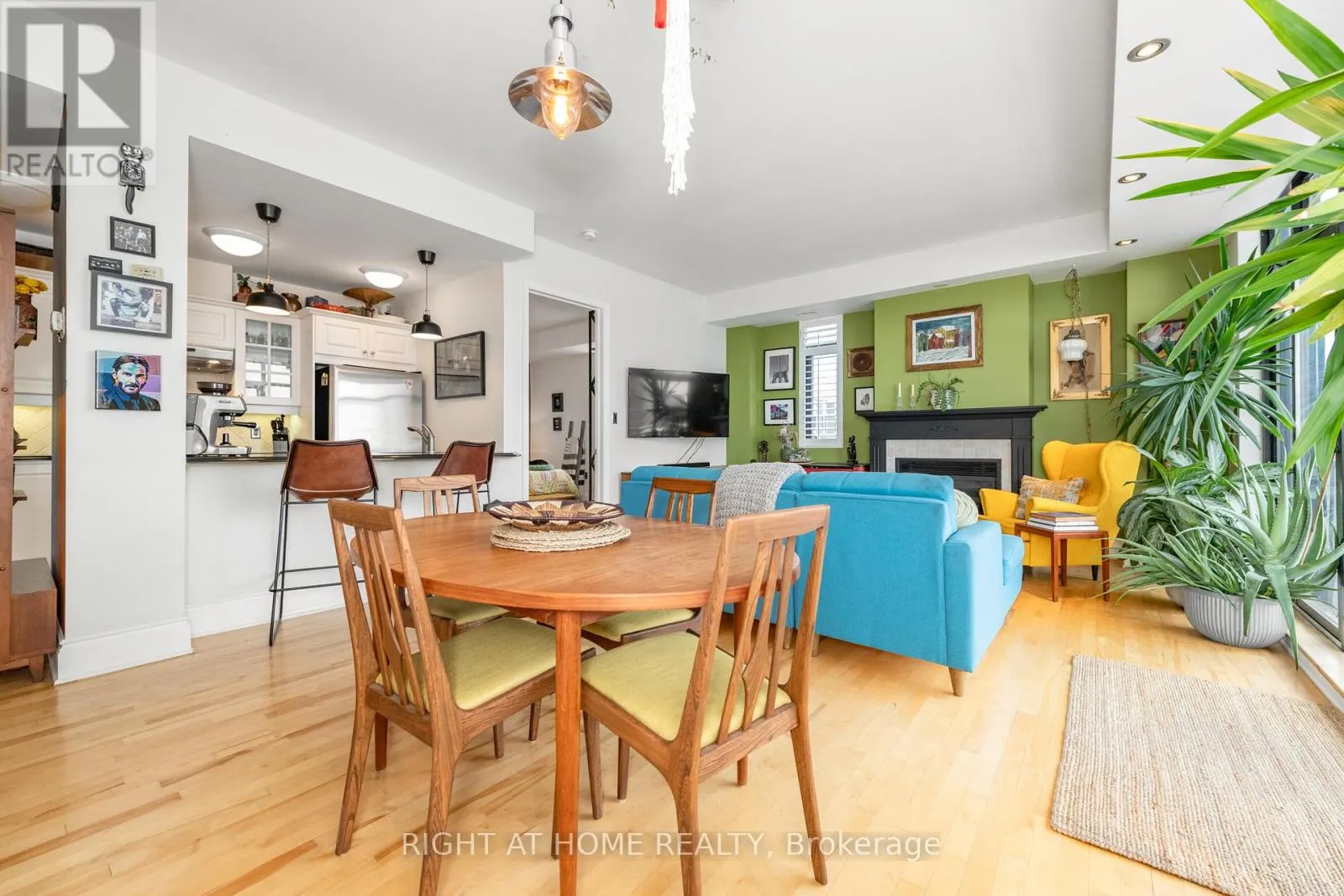 504 - 364 COOPER STREET