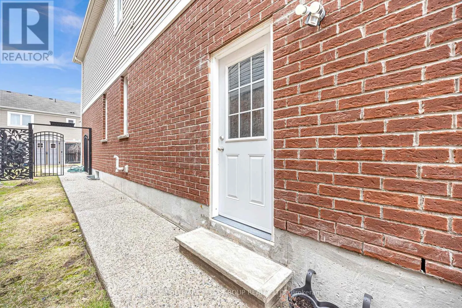 39 WANNAMAKER CRESCENT