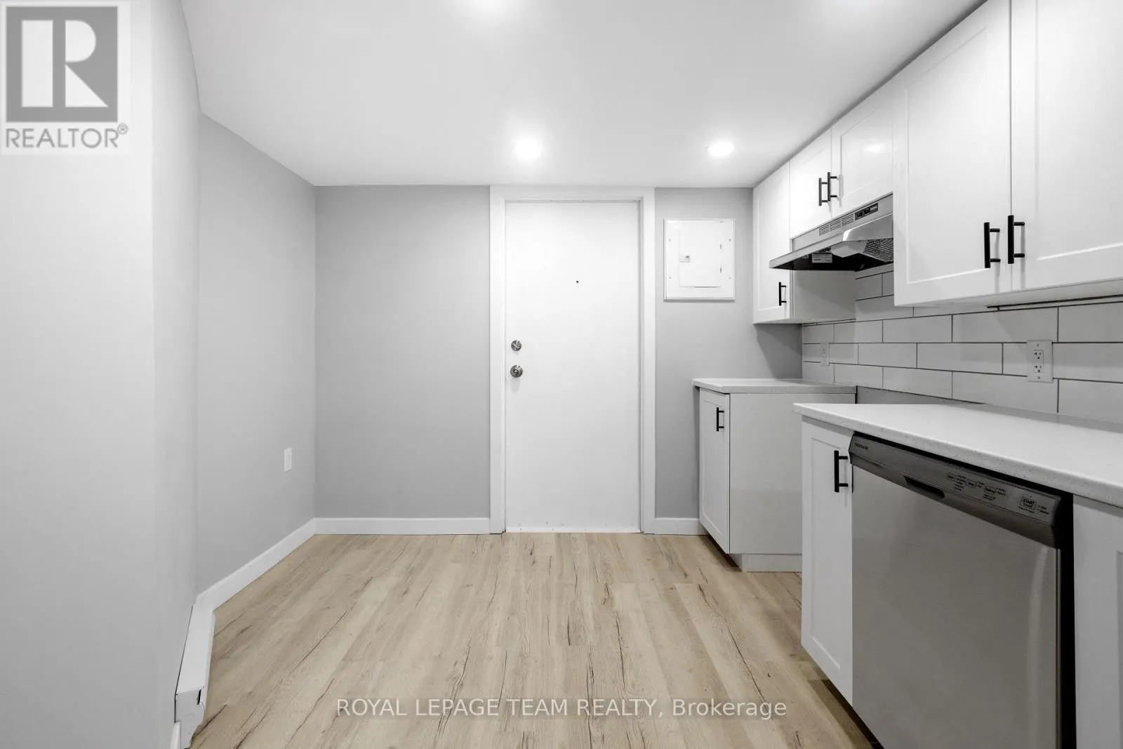 883 SOMERSET STREET W